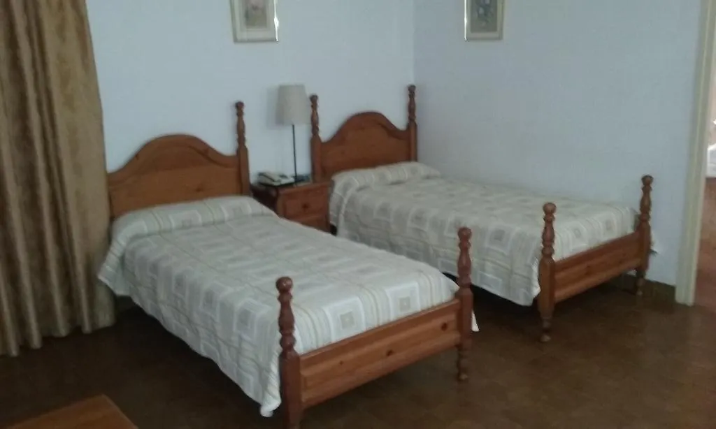 Hotel La Masia Portbou 0*,